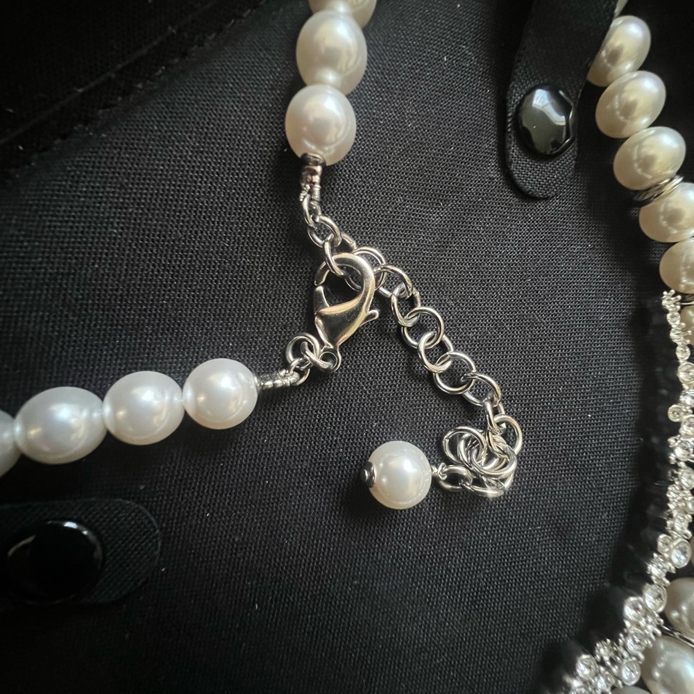 Collector💎✨Chanel Pearl with Crystals and Cc Necklace - Picture 9 of 10